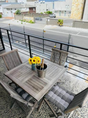 Tableview/Blouberg beach front stunning Apartment.